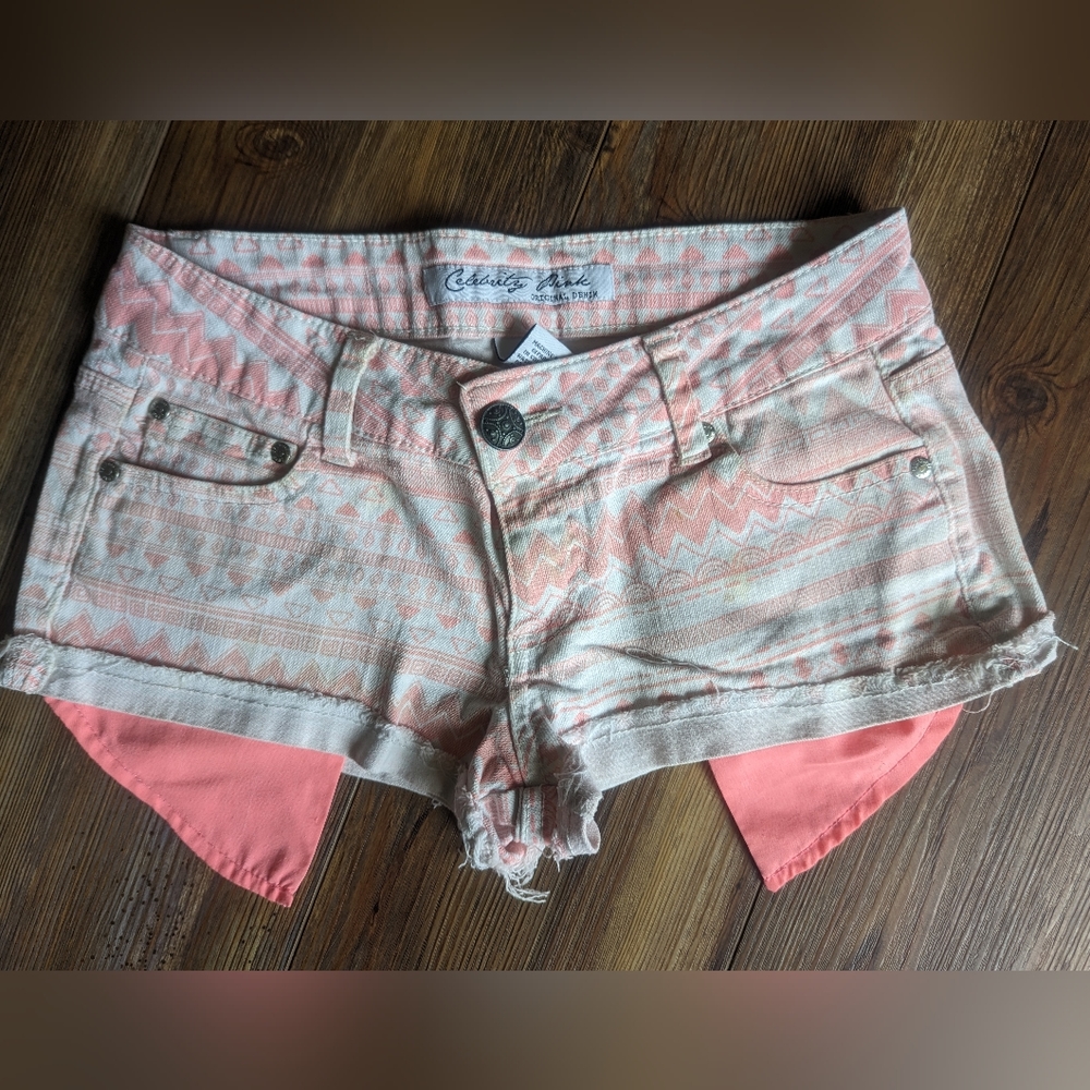 Celebrity Pink pattern shorts